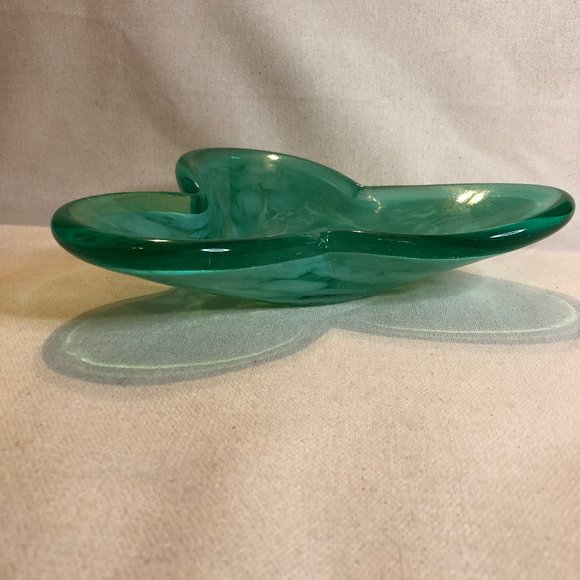 MCM Green Clover Shaped Hand Blown Art Glass Bowl - Picture 4 of 9